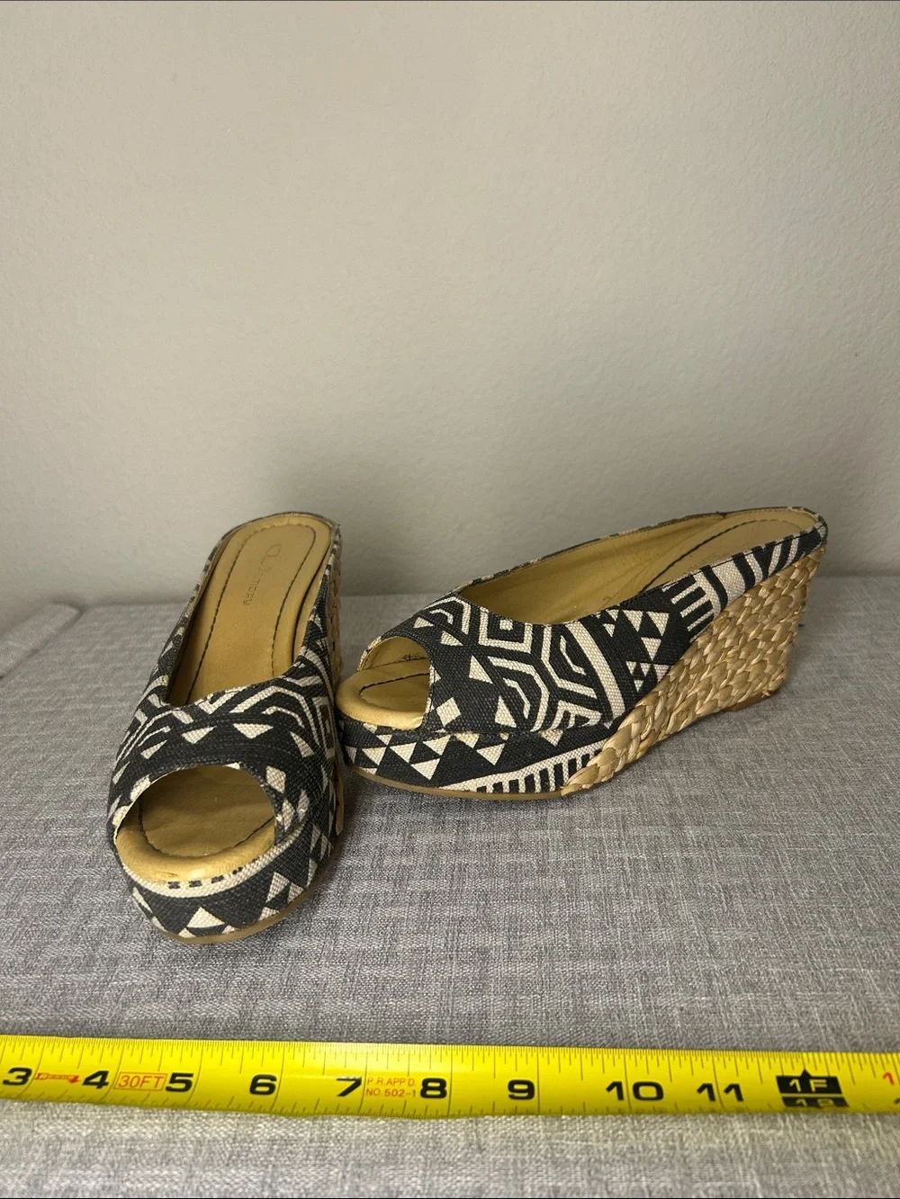 Laundry By Shelli Segal Black & Cream Geometric Wedge Mules